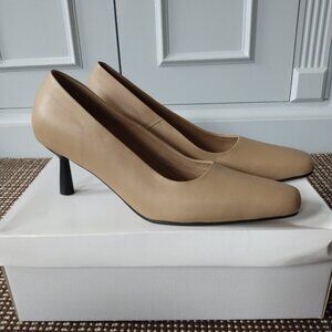 Alta Elenore almond size:9